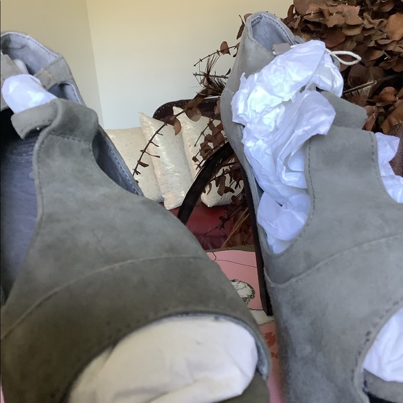 Nwob Jeffrey Campbell foxy platinum grey suede open toe heels size 9 - Picture 3 of 5